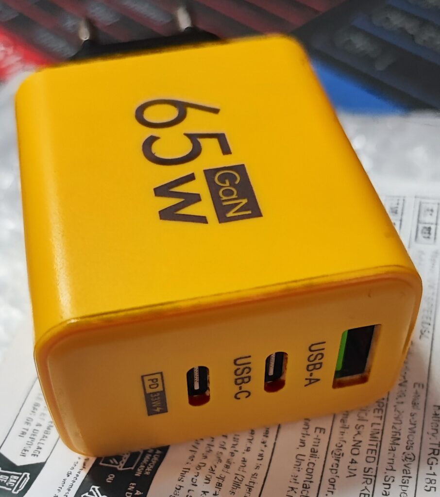 Caricabatteria USB A e C 65W multiporta